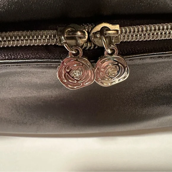 Lancôme Two Tier Zipper Makeup Case with Handle - Picture 3 of 16